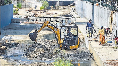 A senior traffic police official said, in the past few years, there has been demand among people to hold the civic agencies responsible for the death due to bad infrastructure. (PTI)