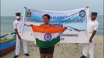 Maharashtra-based Jiya Rai commenced her swimming at 4.22 in the early morning on March 20 at Talaimannar (Sri Lanka) and finished at Dhanushkodi(India) at 5.32 pm on the same day. (HT Photo) Maharashtra-based Jiya Rai commenced her swimming at 4.22 in the early morning on March 20 at Talaimannar (Sri Lanka) and finished at Dhanushkodi(India) at 5.32 pm on the same day. (HT Photo)