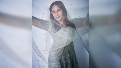 Huma Qureshi casts a spell on her fans with her sweet and contagious million-dollar smile. (Instagram/@iamhumaq) Huma Qureshi casts a spell on her fans with her sweet and contagious million-dollar smile. (Instagram/@iamhumaq)