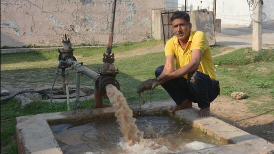 Residents of the Chauki village near Panchkula continue to await the setting up of a tube well to ensure supply of potable water. (Sant Arora/HT)