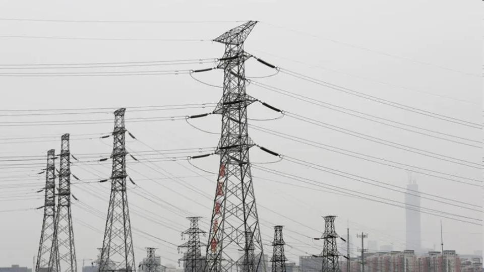 BESCOM MD summoned by Karnataka HC. BESCOM MD summoned by Karnataka HC.