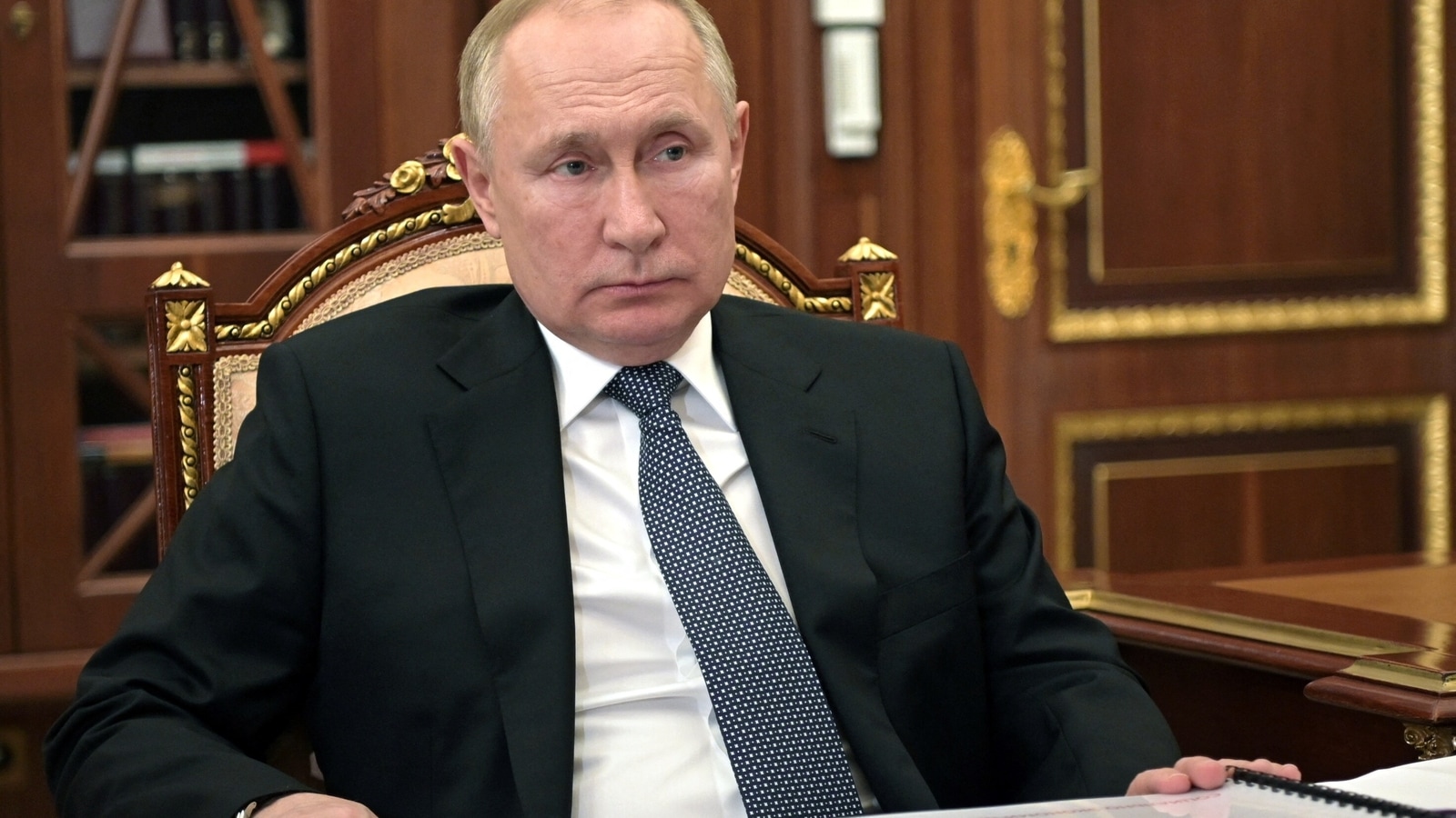 Putin Scared Of Being Poisoned; Had Replaced Over 1,000 Personal Staff ...