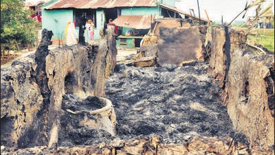 Eight people were burnt to death in the Rampurhat area of Birbhum on Monday night after a mob set houses on fire following the killing of TMC leader Bhadu Sheikh. (HT photo) Eight people were burnt to death in the Rampurhat area of Birbhum on Monday night after a mob set houses on fire following the killing of TMC leader Bhadu Sheikh. (HT photo)