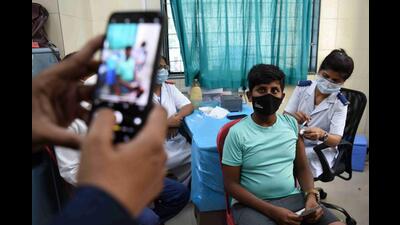 A boy in the 12 to 15 years age group gets his Covid vaccination at Meenatai Thackeray Hospital, Nerul, Navi Mumbai. (BACHCHAN KUMAR/ HT PHOTO) A boy in the 12 to 15 years age group gets his Covid vaccination at Meenatai Thackeray Hospital, Nerul, Navi Mumbai. (BACHCHAN KUMAR/ HT PHOTO)