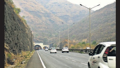 National Highway Authority of India (NHAI) has started installing CCTV cameras and electric light poles on the new Katraj tunnel highway stretch and old Katraj Ghat highway road. (Ravindra Joshi/HT PHOTO) National Highway Authority of India (NHAI) has started installing CCTV cameras and electric light poles on the new Katraj tunnel highway stretch and old Katraj Ghat highway road. (Ravindra Joshi/HT PHOTO)