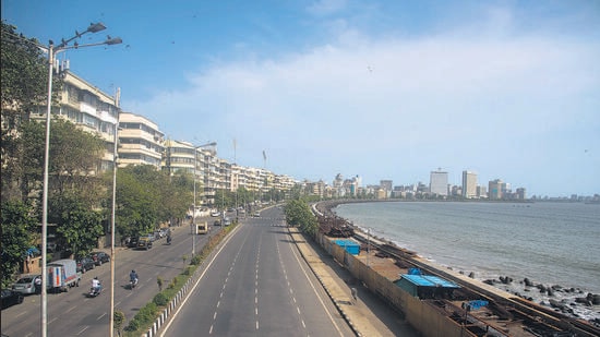 A deserted view of Marine Drive during lockdown in Mumbai in April 2020. (Pratik Chorge/HT photo) A deserted view of Marine Drive during lockdown in Mumbai in April 2020. (Pratik Chorge/HT photo)