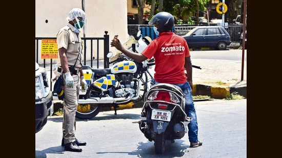 Delivery agents cite on-road challenges in response to the recent 10-minute food delivery announcement. (Photo:Anshuman Poyrekar/HT ((Image for representational purpose)) Delivery agents cite on-road challenges in response to the recent 10-minute food delivery announcement. (Photo:Anshuman Poyrekar/HT ((Image for representational purpose))