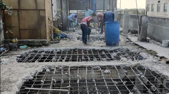Assistant town planner (ATP) MS Bedi said action was taken after receiving directions from the Ludhiana MC commissioner and the fifth floor of the illegal building has been demolished. (HTPHOTO)