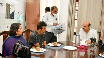 Actor Shivarajkumar (Puneeth Rajkumar’s brother) on Thursday refuted Congress leader Siddaramaiah’s allegation that the “James” film is being taken off the theatre screens for “The Kashmir Files”. (HT) Actor Shivarajkumar (Puneeth Rajkumar’s brother) on Thursday refuted Congress leader Siddaramaiah’s allegation that the “James” film is being taken off the theatre screens for “The Kashmir Files”. (HT)