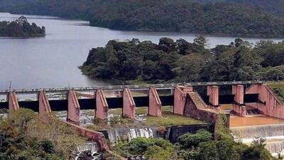 The bench observed that the issue is affecting both the states and they can work out a mechanism so that interest of both the sides is secured and nobody blames each other. (HT Archives)