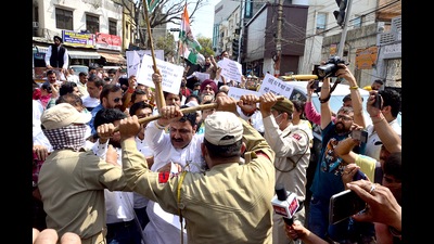 Congress supporters protesting against the central government in Jammu on Thursday. (ANI Photo) Congress supporters protesting against the central government in Jammu on Thursday. (ANI Photo)