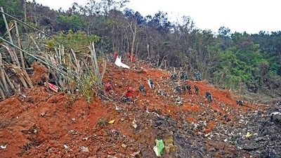 Rescue workers search for the black boxes at the plane crash site in southwestern China's Guangxi Zhuang Autonomous Region (Zhou Hua/Xinhua via AP) (AP) Rescue workers search for the black boxes at the plane crash site in southwestern China's Guangxi Zhuang Autonomous Region (Zhou Hua/Xinhua via AP) (AP)