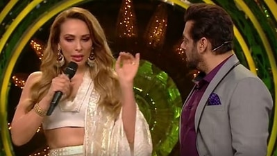 Iulia Vantur, Salman Khan on sets of Bigg Boss 15.&nbsp; (YouTube)