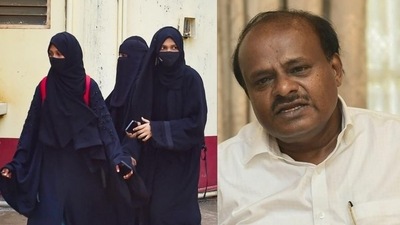 "On compassionate grounds, the state government should resolve this matter and put an end to this dispute once and for all," Former Chief Minister and JD(S) Floor Leader HD Kumaraswamy urged the State Government