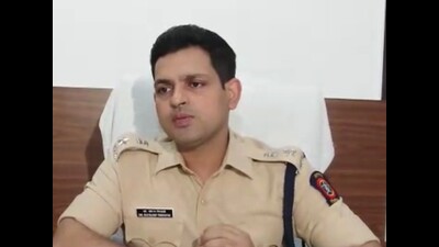 Purportedly acting on Tripathi’s instructions, the three officers allegedly extorted ₹19 lakh from angadias in south Mumbai in the first week of December 2021. (HT PHOTO) Purportedly acting on Tripathi’s instructions, the three officers allegedly extorted ₹19 lakh from angadias in south Mumbai in the first week of December 2021. (HT PHOTO)