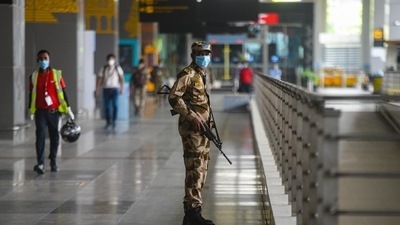 A CISF personnel wears a face mask as he stand guards, at IGI Airport, amid the lockdown, in New Delhi. (Amal KS/HT Photo/For Representative Purposes Only) A CISF personnel wears a face mask as he stand guards, at IGI Airport, amid the lockdown, in New Delhi. (Amal KS/HT Photo/For Representative Purposes Only)