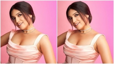 Bhumi picked a pastel pink gown for the pictures as she looked ravishing in it. (Instagram/@bhumipednekar)