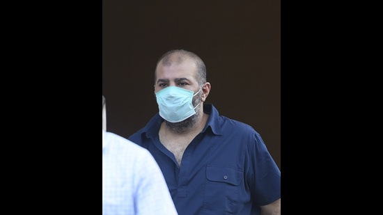 “The doctors at J J Hospital shall examine Wadhawan and admit him if he requires hospitalisation and submit a report to the court,” said the court. (Vijayanand Gupta/HT Photo)