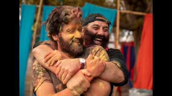 Sunny Deol is shooting with director Anil Sharma’s son Utkarsh for Gadar2 in Lucknow Sunny Deol is shooting with director Anil Sharma’s son Utkarsh for Gadar2 in Lucknow