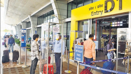 Pune airport will get a multilevel parking facility by June, which can be occupied by 1,000 cars and a multilevel terminal too will be ready for operations by December 2022. (HT FILE PHOTO)