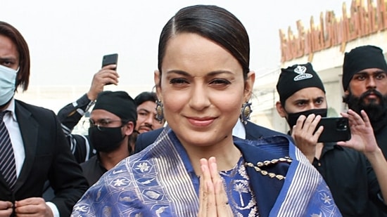 Kangana Ranaut poses for the photo during her visit to Gurudwara Bangla Sahib. (Pallav Paliwal)