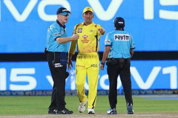 MS Dhoni argues with umpire during IPL match (IPL/File Photo) MS Dhoni argues with umpire during IPL match (IPL/File Photo)