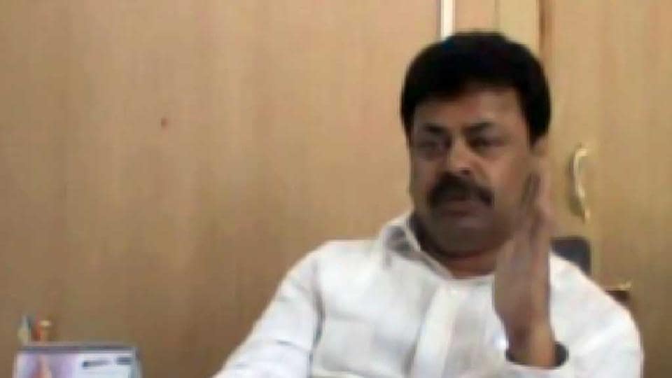 MP Renukacharya, the political secretary of the chief minister, was accused of obtaining fake ST certificate for his daughter on Wednesday. (HT) (HT_PRINT) MP Renukacharya, the political secretary of the chief minister, was accused of obtaining fake ST certificate for his daughter on Wednesday. (HT) (HT_PRINT)