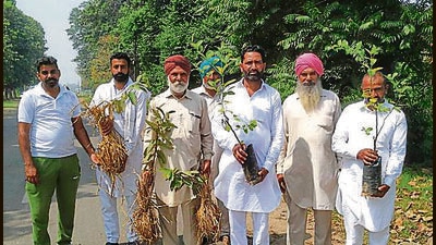With coronavirus cases decreasing, several farmers from remote areas of the state came to the university to attend the farmers’ fair, only to return dejected after being told that it was a virtual event. (Representative Image/HT File) With coronavirus cases decreasing, several farmers from remote areas of the state came to the university to attend the farmers’ fair, only to return dejected after being told that it was a virtual event. (Representative Image/HT File)