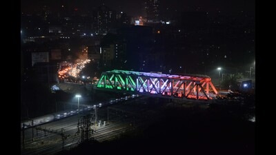 The work on the third Patripool bridge in Kalyan is delayed due to permissions from various parties, say MSRDC officials. (HT PHOTO)