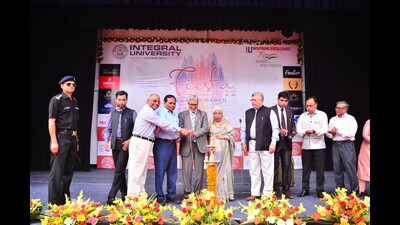 Guest of honour Dr Alok Kumar, secretary/ registrar UP state medical faculty, appreciated the excellent work that the university did during the pandemic (HT photo) Guest of honour Dr Alok Kumar, secretary/ registrar UP state medical faculty, appreciated the excellent work that the university did during the pandemic (HT photo)