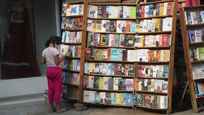 6. Read Books- If you are not able to sleep after 20 minutes into bed, try to read something that will calm your mind. This will help you get a sound sleep. (Representative Image/HT File) 6. Read Books- If you are not able to sleep after 20 minutes into bed, try to read something that will calm your mind. This will help you get a sound sleep. (Representative Image/HT File)