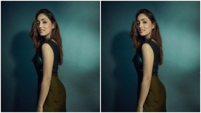 Assisted by makeup artist Mitali Vakil, Yami decked up in grey eyeshadow, black eyeliner, mascara-laden eyelashes, black kohl, contoured cheeks and a shade of nude lipstick. (Instagram/@yamigautam)