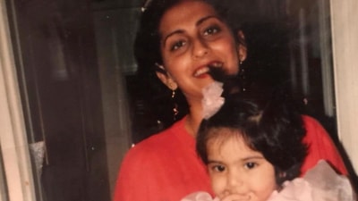 Sonam is the eldest daughter of Anil and Sunita. 