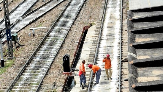 The Rail Land Development Authority (RLDA), the implementing agency of the project, is expected to invite developers to participate in the bidding process of the project. (Representational image)