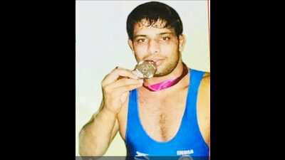 In the finals of the trials, Ravi defeated Hardeep of Railway Sports Promotion Board (HT file photo)