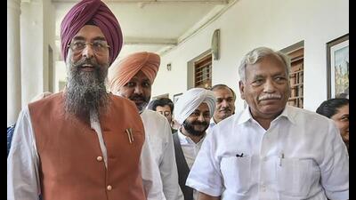 Speaker of the Punjab Legislative Assembly Kultar Singh Sandhwan (L) with Delhi Speaker Ram Niwas Goel visits the Delhi Vidhan Sabha, in New Delhi, on Saturday. (PTI)