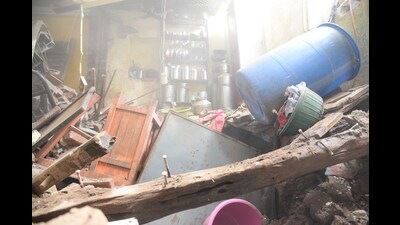 The incident took place when a Brihanmumbai Municipal Corporation (BMC) contractor was digging near the house for road and drainage works (HT File Photo) The incident took place when a Brihanmumbai Municipal Corporation (BMC) contractor was digging near the house for road and drainage works (HT File Photo)