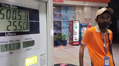 At ₹98.06 per litre, petrol is cheapest in Chandigarh in the tricity area. (Sant Arora/HT) At ₹98.06 per litre, petrol is cheapest in Chandigarh in the tricity area. (Sant Arora/HT)