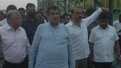 Bharatiya Janata Party (BJP) leader and Union minister Nitin Gadkari inauguration ceremony of two national highway projects in Sangli, on saturday. (HT PHOTO)