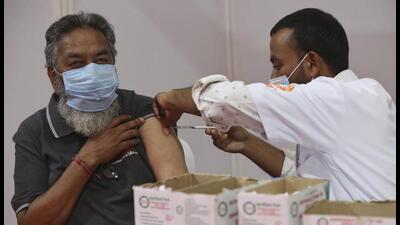 Subramanian said 5.61 million people in Tamil Nadu were yet to receive the first dose and 10.34 million people were eligible to receive the second dose of Covid vaccinations. (PTI) Subramanian said 5.61 million people in Tamil Nadu were yet to receive the first dose and 10.34 million people were eligible to receive the second dose of Covid vaccinations. (PTI)