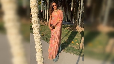 For a day wedding event, Mira Kapoor was spotted wearing a stunning peace chiffon saree teamed with a statement jewellery and shades. (Instagram/@mira,kapoor) For a day wedding event, Mira Kapoor was spotted wearing a stunning peace chiffon saree teamed with a statement jewellery and shades. (Instagram/@mira,kapoor)