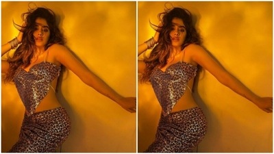 Janhvi played muse to the fashion designer Nikita Karizma and picked an animal-printed co-ord set from her shelves. (Instagram/@chandiniw)
