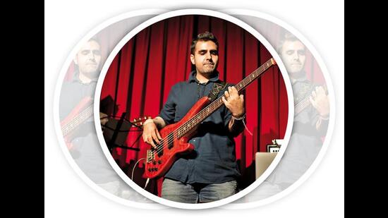 Gaurav is a bass player/composer from New Delhi who has been playing with Parikrama for over nine years as well as Shubha Mudgal’s pop fusion set-up, Koshish, and Aditi Singh Sharma