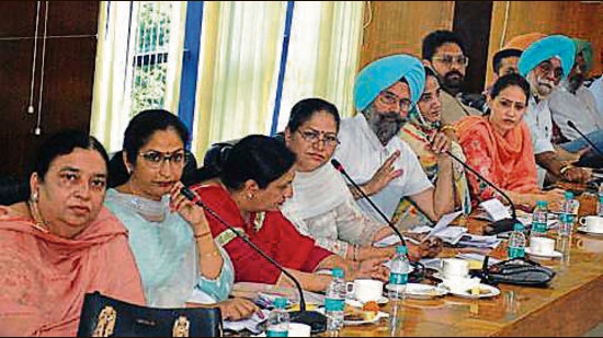 On March 21, the Mohali municipal corporation approved the city’s ₹161-crore budget for the 2022-23 financial year in just four minutes. (HT Photo)