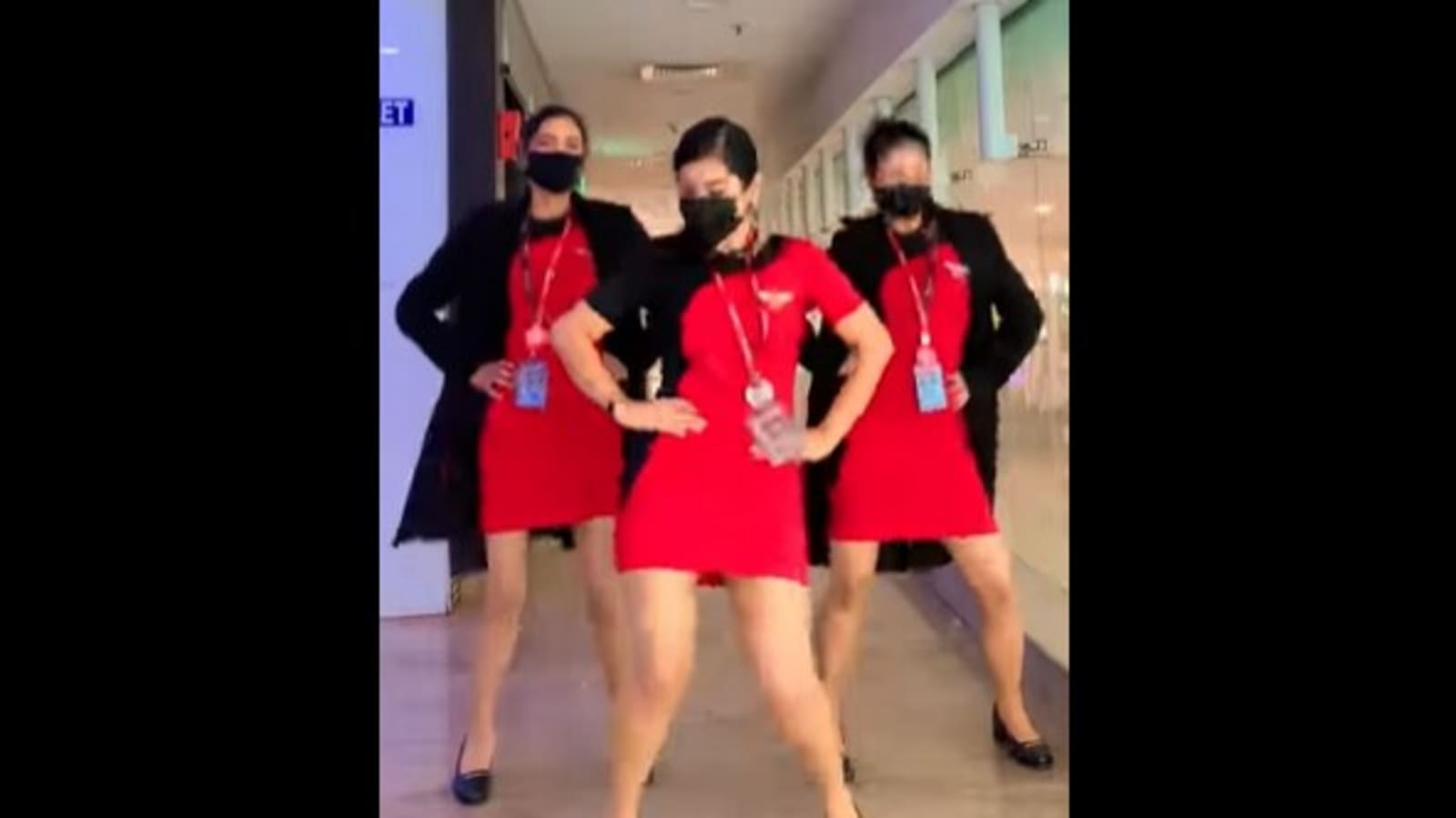 Kriti Sanon Xnxx - Air hostesses dance to a remix of Kriti Sanon's Param Sundari. Watch viral  video | Trending - Hindustan Times