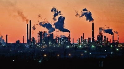 Retail rates of petrol and diesel were raised by 50 and 55 paise a litre on Sunday, the fifth hike in six days and Russia’s discount would help India calm rising pump prices. (REUTERS) Retail rates of petrol and diesel were raised by 50 and 55 paise a litre on Sunday, the fifth hike in six days and Russia’s discount would help India calm rising pump prices. (REUTERS)