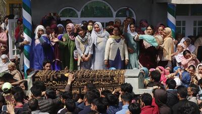 Mortal remains of SPO Ishfaq Ahmad and brother Umar being taken for the last rites in Jammu and Kashmir’s Budgam district on Sunday. (Waseem Andrabi/HT)