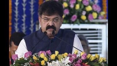 The houses will be 2 BHK (Bedroom, hall and kitchen) with a carpet area ranging between 600 and 900 square feet. Currently, the market rate of this 2 BHK in Goregaon is a minimum of ₹1.25 crore. (HT File Photo) The houses will be 2 BHK (Bedroom, hall and kitchen) with a carpet area ranging between 600 and 900 square feet. Currently, the market rate of this 2 BHK in Goregaon is a minimum of ₹1.25 crore. (HT File Photo)