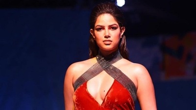 Harnaaz Sandhu channels beauty queen vibes as showstopper for Shivan And Narresh at Lakme Fashion Week: See pics, videos Harnaaz Sandhu channels beauty queen vibes as showstopper for Shivan And Narresh at Lakme Fashion Week: See pics, videos