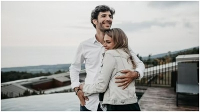 How to be an understanding person in a relationship? Expert spills beans (Unsplash)